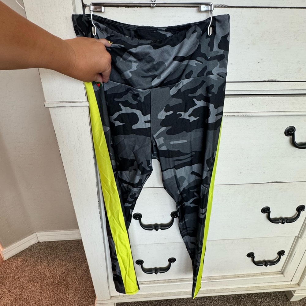 Goldsheep Camouflage and Neon Stripe Leggings